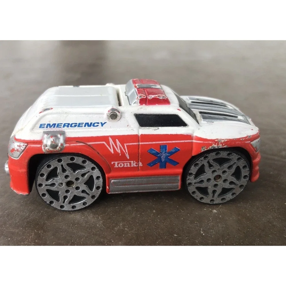 TONKA Emergency Rescue Vehicle 200 MPH 2005 Maisto‎ Hasbro 1:64